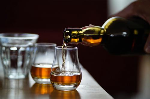 Mi a különbség a whisky és a whiskey között?