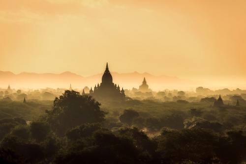 Myanmar egy ottélő szemével